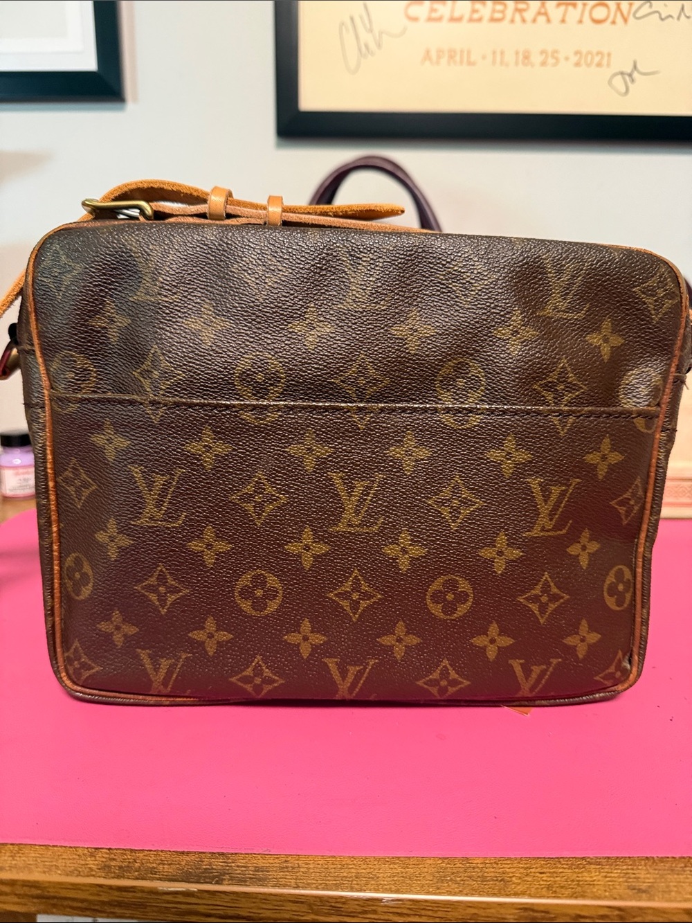 Louis Vuitton Monogram Canvas Vintage Reporter Bag - Picture 2 of 16
